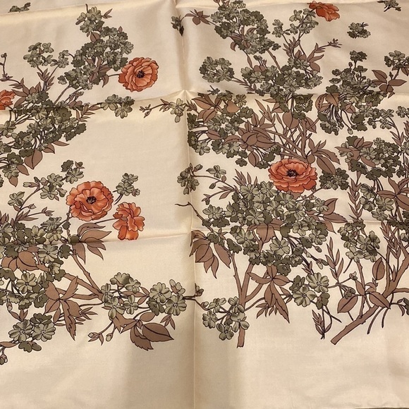 TIZIANO Roma lightweight scarf. New. No tags - Picture 2 of 9